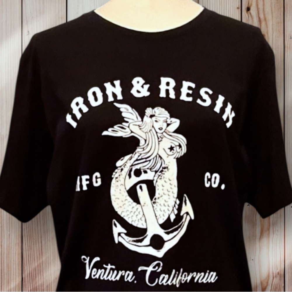 Iron and Resin Iron & Resin Mermaid Black T-shirt White Graphics Medium EUC